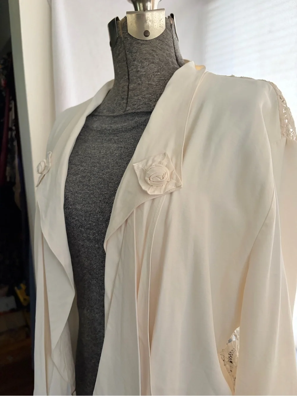 Vintage 80s does 1930s cream draped jacket w/ floral lace back